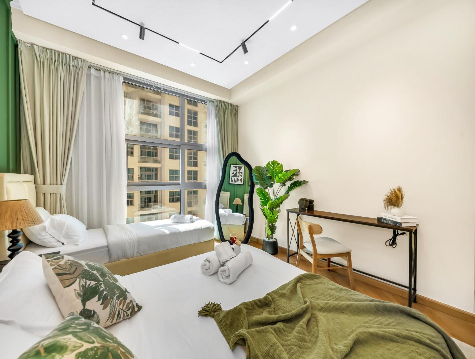 Stunning Newly Furnished Elegant Lux Dubai